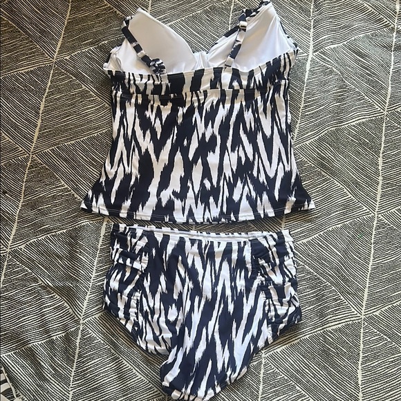 Anne Cole Dark blue and White Patterned Swim Bra - Picture 2 of 15